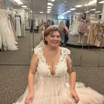 David's Bridal - Bridal Near Me - Fairview Heights, Illinois