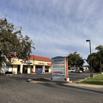 The Plaza - Shopping Centers Near Me - Dixon, California