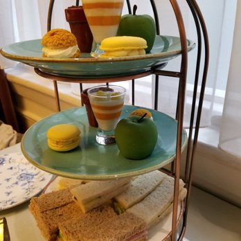 The St. Ermin's Tea Lounge - Beautiful display - Tea Rooms Near Me - Westminster, XGL The St. Ermin's Tea Lounge - Beautiful display - Tea Rooms Near Me - Westminster, XGL