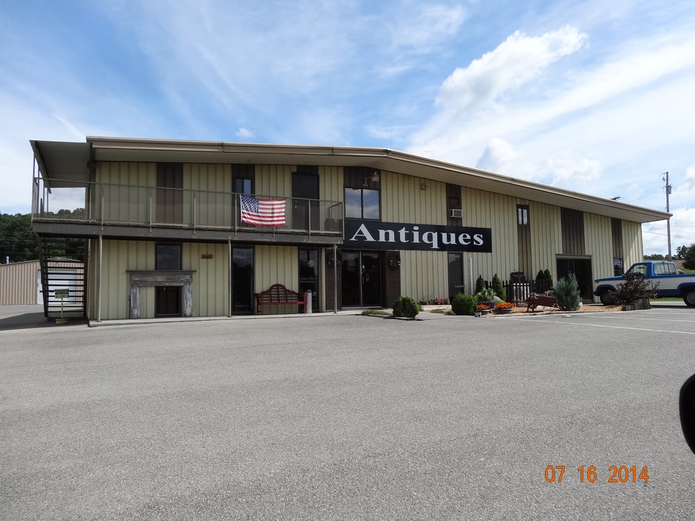 STAGECOACH ANTIQUES Updated October 2024 13 Photos 3980 Mud Pike Rd, Christiansburg