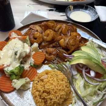 Queens & King mexican kitchen - Camarones a la Diabla plate - New Mexican Cuisine Near Me - Kissimmee, Florida
