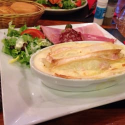 Chti'Charivari - Tartiflette accompagnée de charcuterie