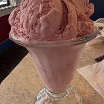 Wilson's Ice Cream Parlor - Dish of Door County Cherry flavored ice cream. - Ice Cream & Frozen Yogurt Near Me - Ephraim, Wisconsin