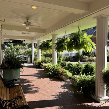 Dan'l Boone Inn - Front porch - Bed & Breakfast Near Me - Boone, North Carolina