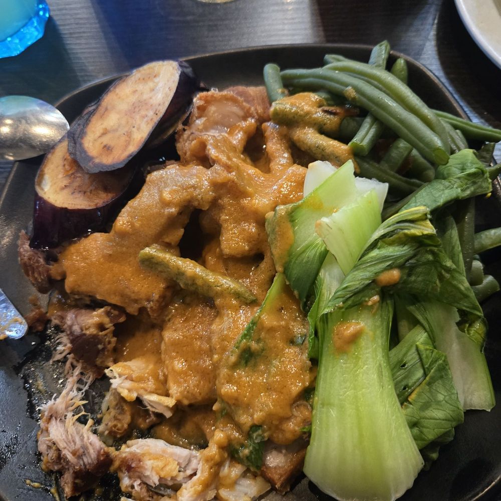 Lechon kare-kare Chicken skin appetizer Lechon kare-kare Chicken skin appetizer