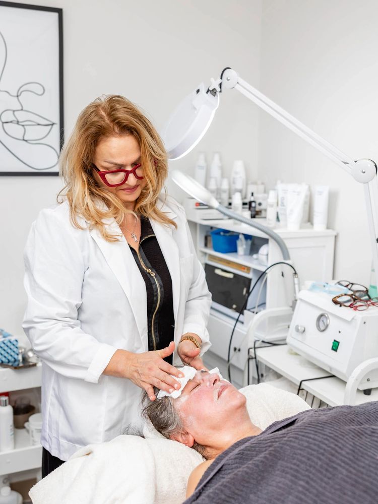 Suviti Skin Care Logo