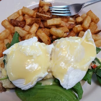 Counter Cafe East - Eggs Benedict crab cakes, delicious plate I would recommend but also add the crab cake is a spread than actual cake - Breakfast & Brunch Near Me - Austin, Texas