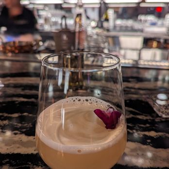 Altitude Sky Lounge - The "I gotta be me" that taste great the first night. Taste like crap the other night. - Lounges Near Me - Seattle, Washington