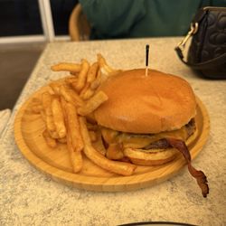 Sand On the Beach - Beach burger