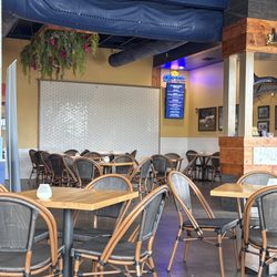 La Bodega Baja Taco Bar - Dining area