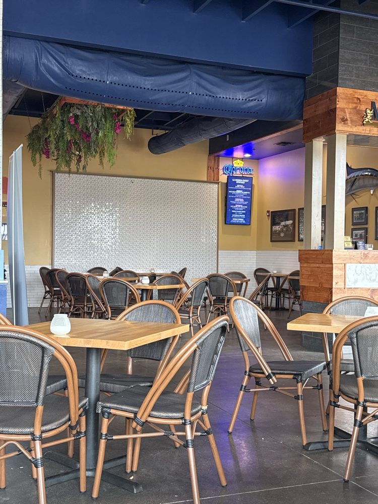 La Bodega Baja Taco Bar
