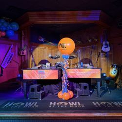 Howl at the Moon Pittsburgh - Stage