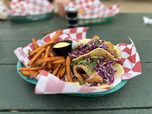 Betsy's at Evelyn's Park by null