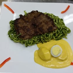 Kaypi Chicken Restaurant - Tallarin verde con bistec y papa Huancaina