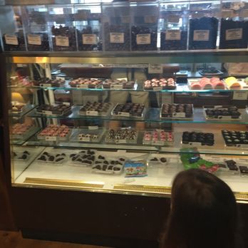 Candymaker - Candy Stores Near Me - Destin, Florida Candymaker - Candy Stores Near Me - Destin, Florida