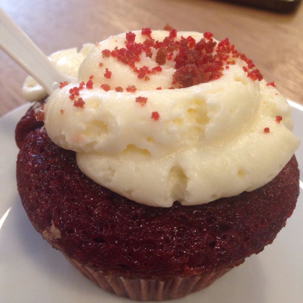 Cupcake Corner - Red velvet cupcake - Desserts Near Me - Warsaw, MZ