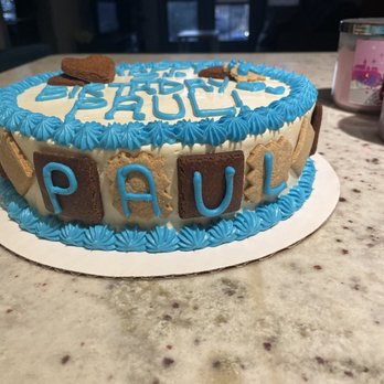 Barkin' Creek - Lamar - The peanut butter treats lined the circumference of the cake. So cute! - Pet Groomers Near Me - Austin, Texas
