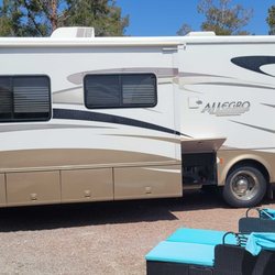 Fixin Dixon Mobile RV - William fixed my Generator, rear camera and electric jacks