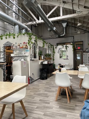 Mamma Khouri's by null