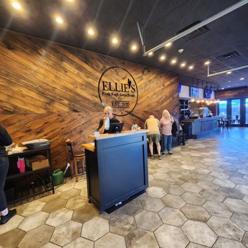 Ellie's Farmhouse - Breakfast & Brunch Near Me - Southington, Connecticut