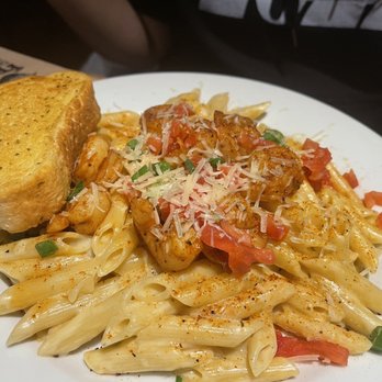 Chili's - Cajun Shrimp Pasta - American Near Me - North Brunswick, New Jersey
