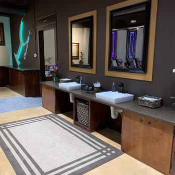 Downtown Nails - Hand washing station - Nail Salons Near Me - Longview, Washington