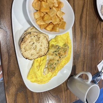 Another Broken Egg Cafe - Lobster & Brie Omelette - Breakfast & Brunch Near Me - Atlanta, Georgia