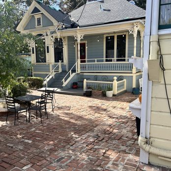 The Yard Coffee - Outside garden - Coffee & Tea Near Me - Redwood City, California