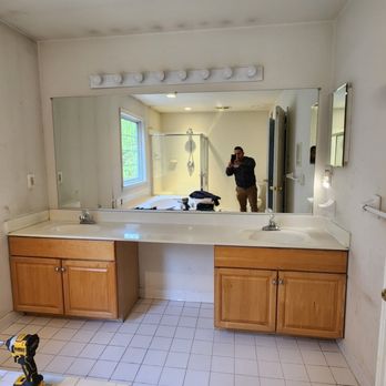 Gomez Professionals - This is the before remodeling this bathroom - Decks & Railing Near Me