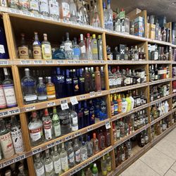 Bobar Liquor II - One isle and several others to the right