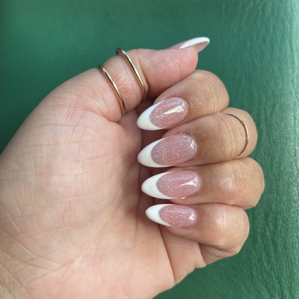 Gradient Nail - Such accuracy on the nail tip! - Nail Salons Near Me - Honolulu, Hawaii Gradient Nail - Such accuracy on the nail tip! - Nail Salons Near Me - Honolulu, Hawaii