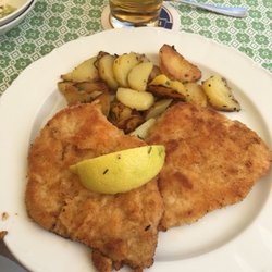 Restaurant im Hotel Gäubodenhof - Another Schnitzel!
