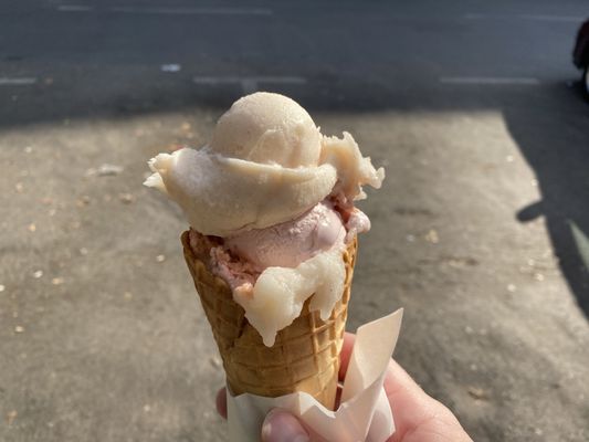 Eispatisserie Hokey Pokey by null