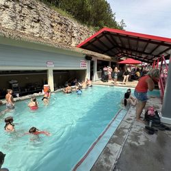 The Cave Bar & Grill - Swim up bars