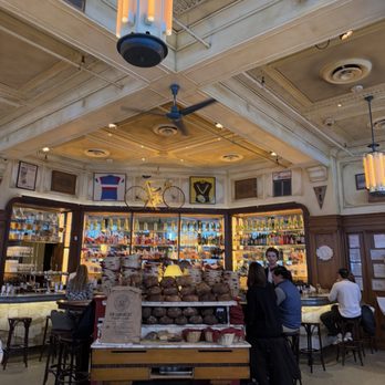 Le Diplomate - Brasseries Near Me - Washington, DC, District of Columbia