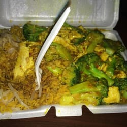 Chicken & broccoli with chicken fried rice , best Chinese food in elmont