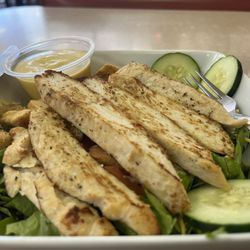 Rockin' Zebra Soda Shoppe - Grilled chicken salad