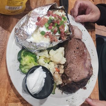 George's Steakhouse Bar & Grill - Prime rib - Steakhouses Near Me - Modesto, California George's Steakhouse Bar & Grill - Prime rib - Steakhouses Near Me - Modesto, California