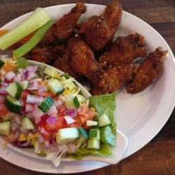 Wild Wing - Spicy garlic dry wings.