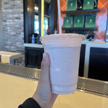Little Benny - Strawberry milkshake - Burgers Near Me - Simi Valley, California Little Benny - Strawberry milkshake - Burgers Near Me - Simi Valley, California