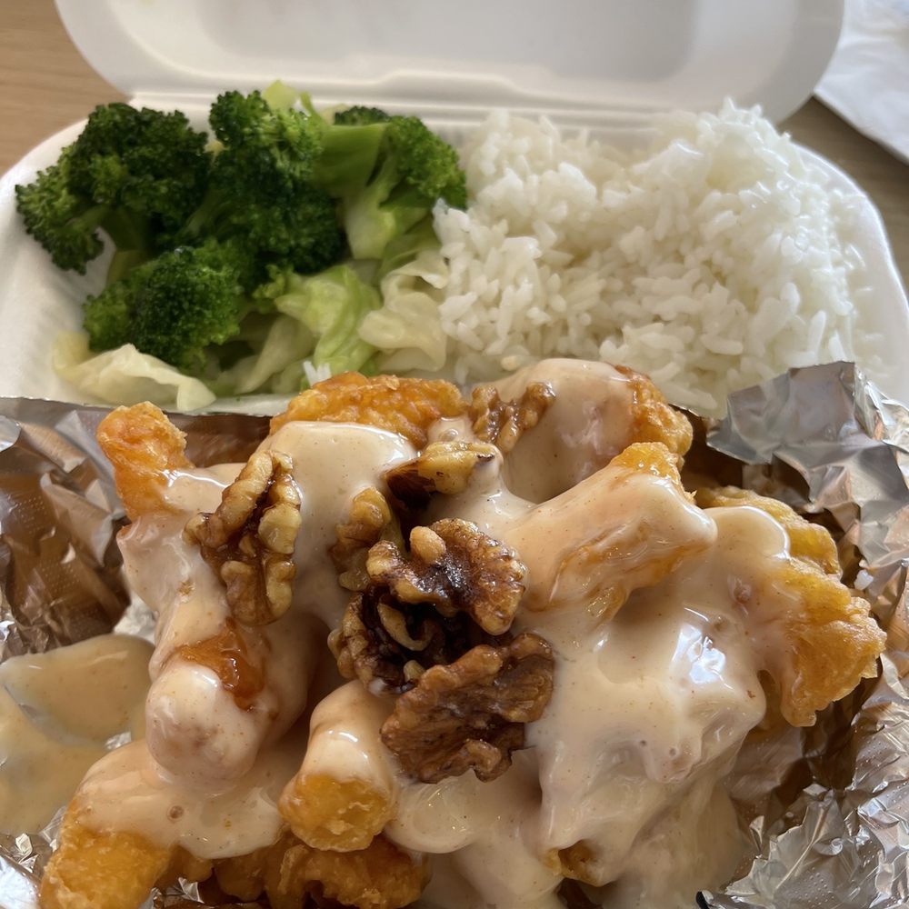 Formosa Teriyaki - Their walnut shrimp is bomb! - Asian Fusion Near Me - Murrieta, California
