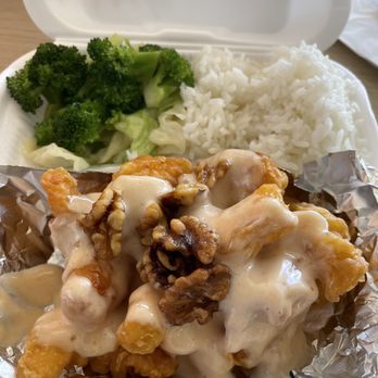 Formosa Teriyaki - Their walnut shrimp is bomb! - Asian Fusion Near Me - Murrieta, California