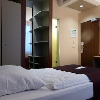 Hotel Azimut - Einzelzimmer zum Hof - Hotels Near Me - Cologne, NW