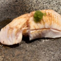 Aburi hamachi