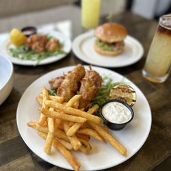 Paia Bay Coffee & Bar - Happy Hour Fish & Chips