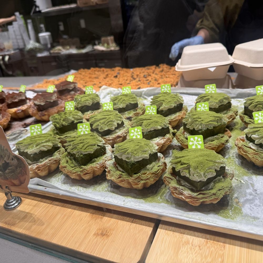 Naisnow Tea and Bakery - Matcha tart - Bubble Tea Near Me - Brooklyn, New York