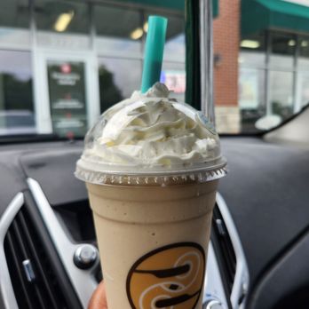 Ziggi's Coffee - White Peanut Butter Mocha Blender - Coffee & Tea Near Me - Greenfield, Indiana