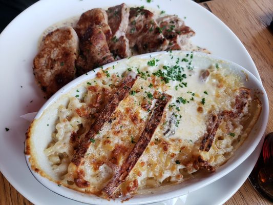 Photo of Café Pasteur - Paris, 75, FR. The crime scene... bland macaroni and cheese...