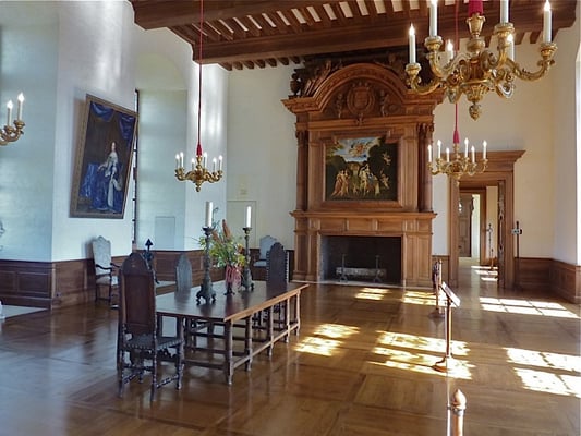 Château de Hautefort by null