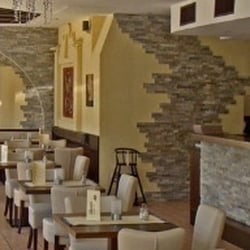 Mondo - Die eine Seite vom Restaurant und die andere ist nochmal so groß
